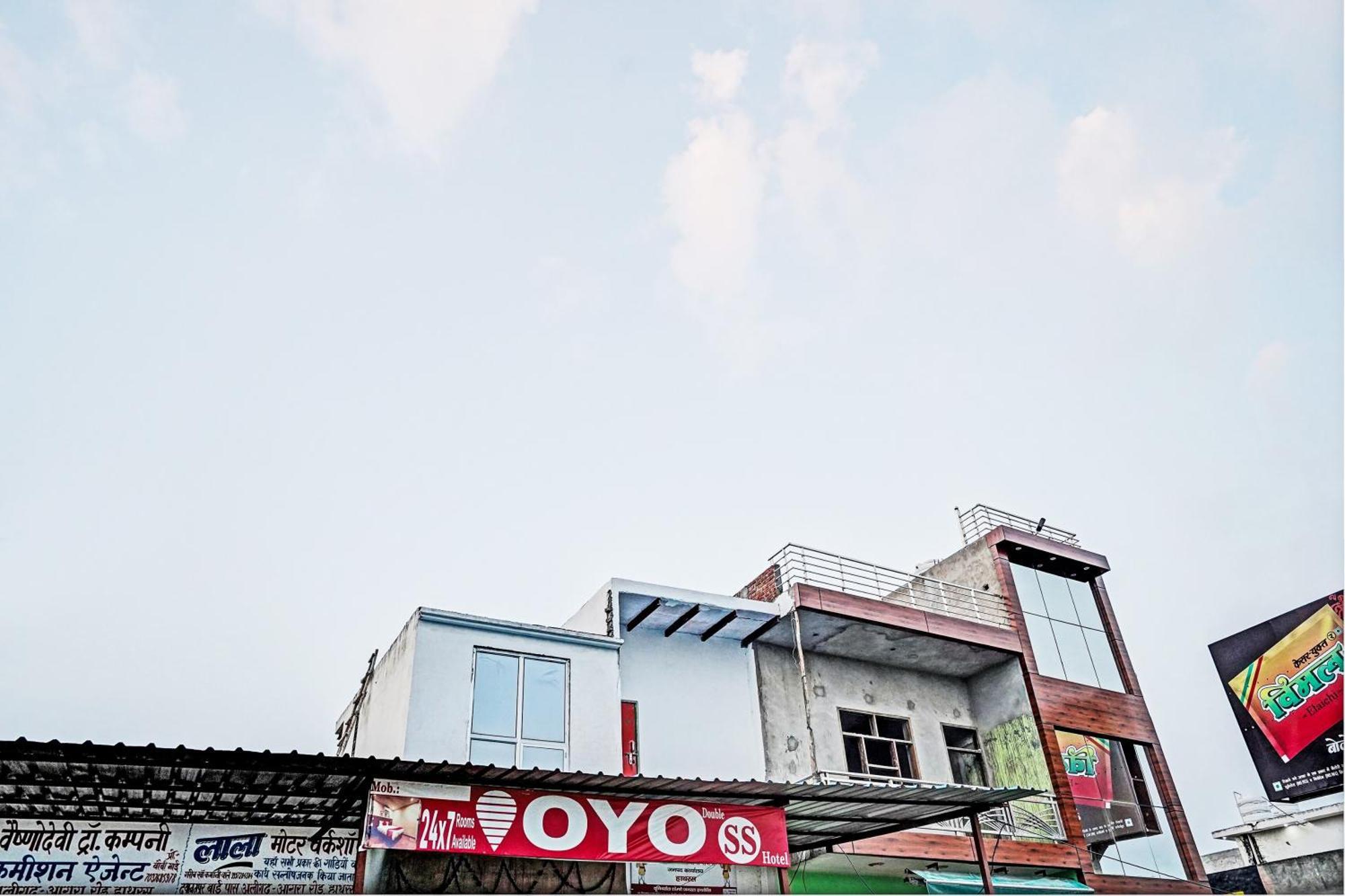 Oyo Double Ss Hotel Hāthras Exterior foto